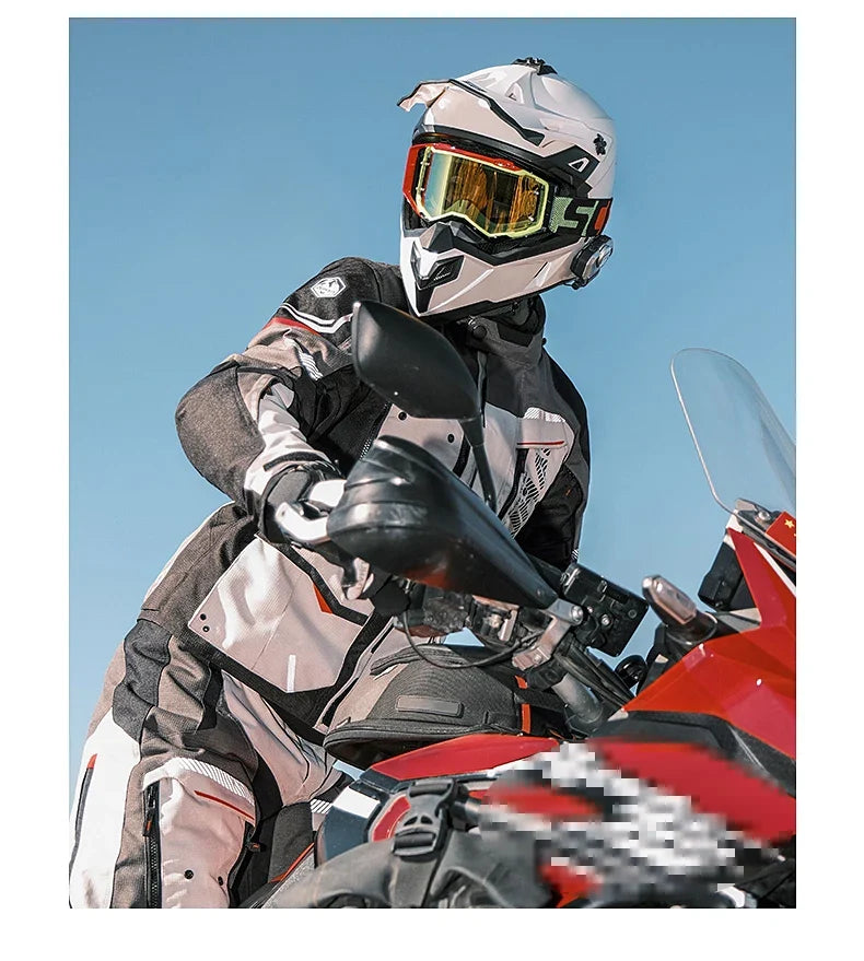 Moottoripyöräpuvut